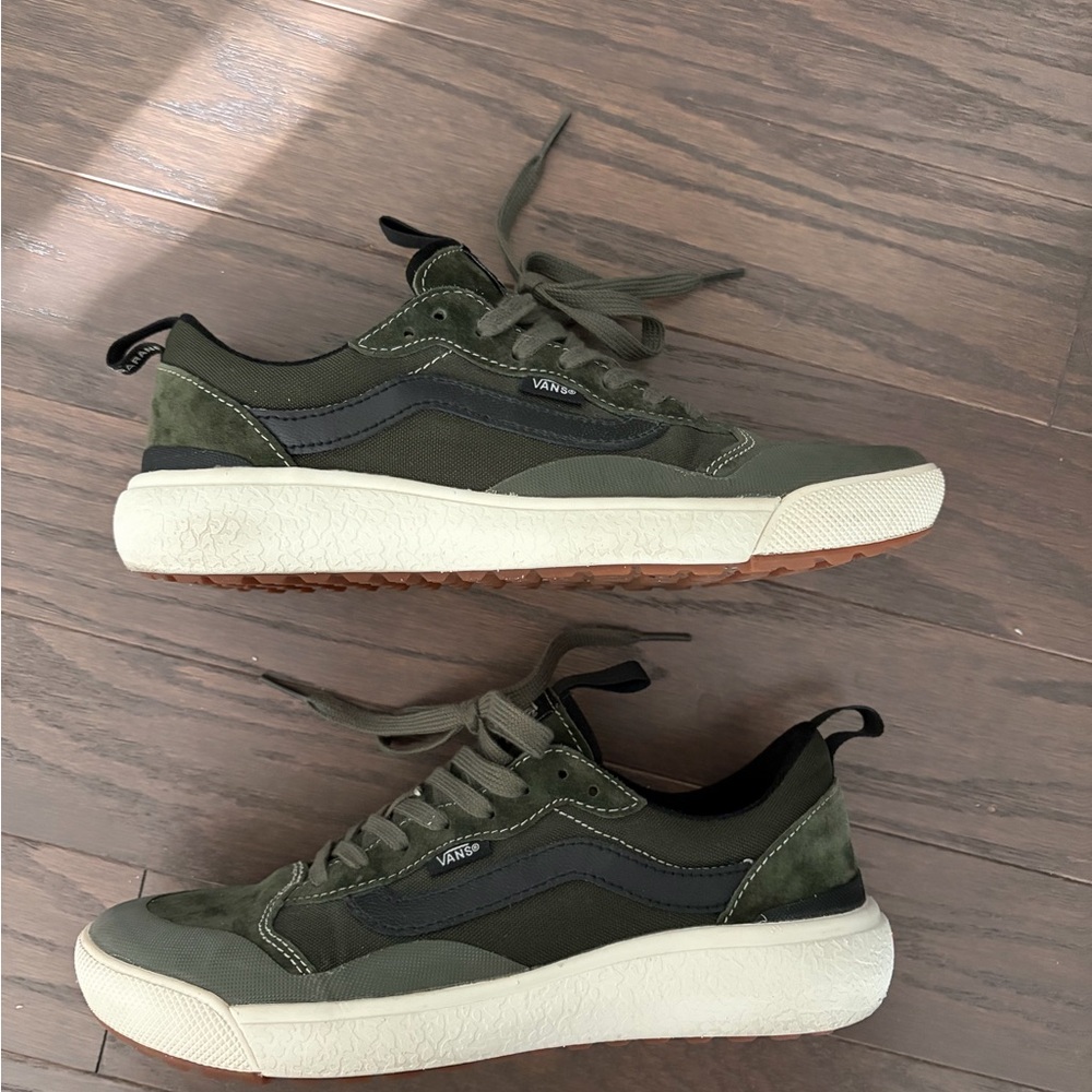 Vans Ultrarange EXO Olive Black sneakers
